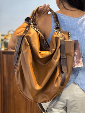 Bolsa HAIA em couro legítimo
