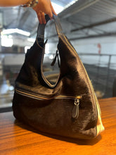 Carregar imagem no visualizador da galeria, Bolsa BANGKOK em couro legítimo
