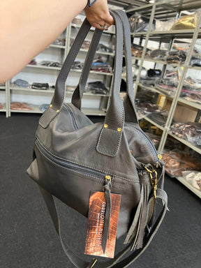 Bolsa IBIZA em couro legítimo