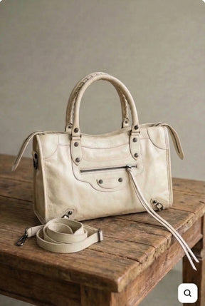 Bolsa SPALLA (inspiração Balenciagga) em couro legítimo