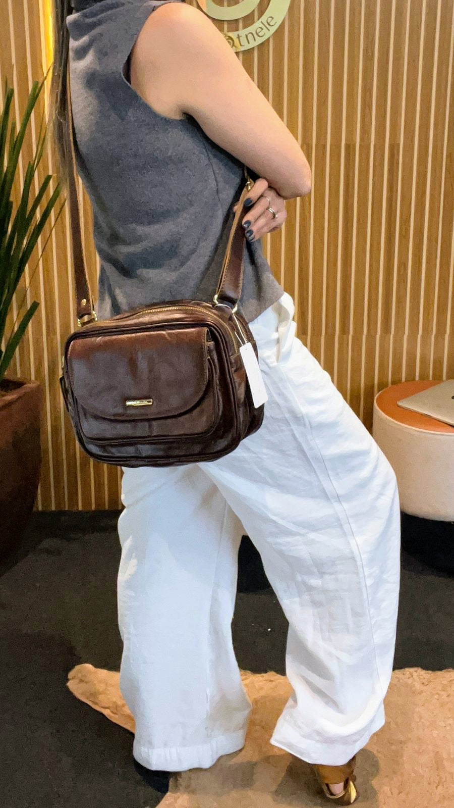 Bolsa GREGA em couro legítimo