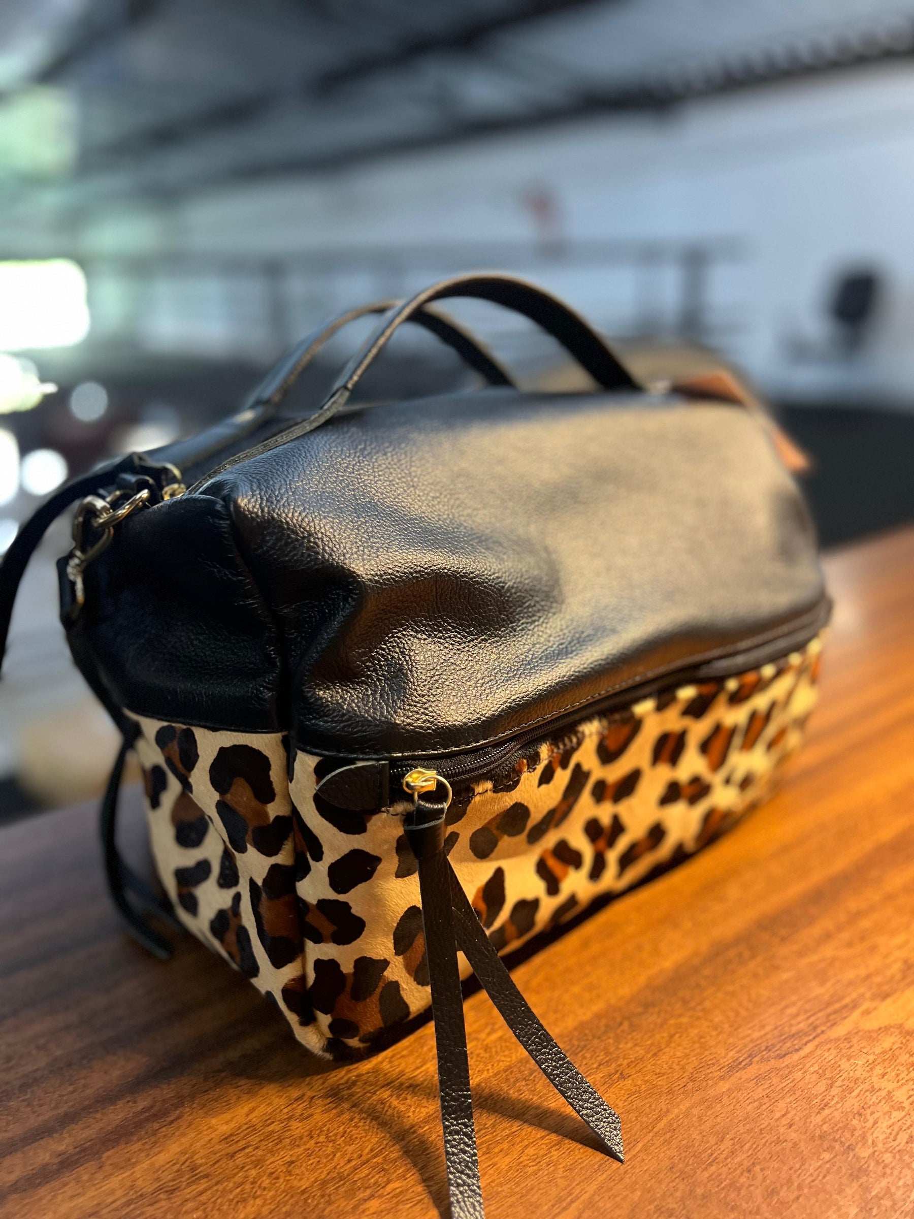 Bolsa SAVANA em couro legítimo de