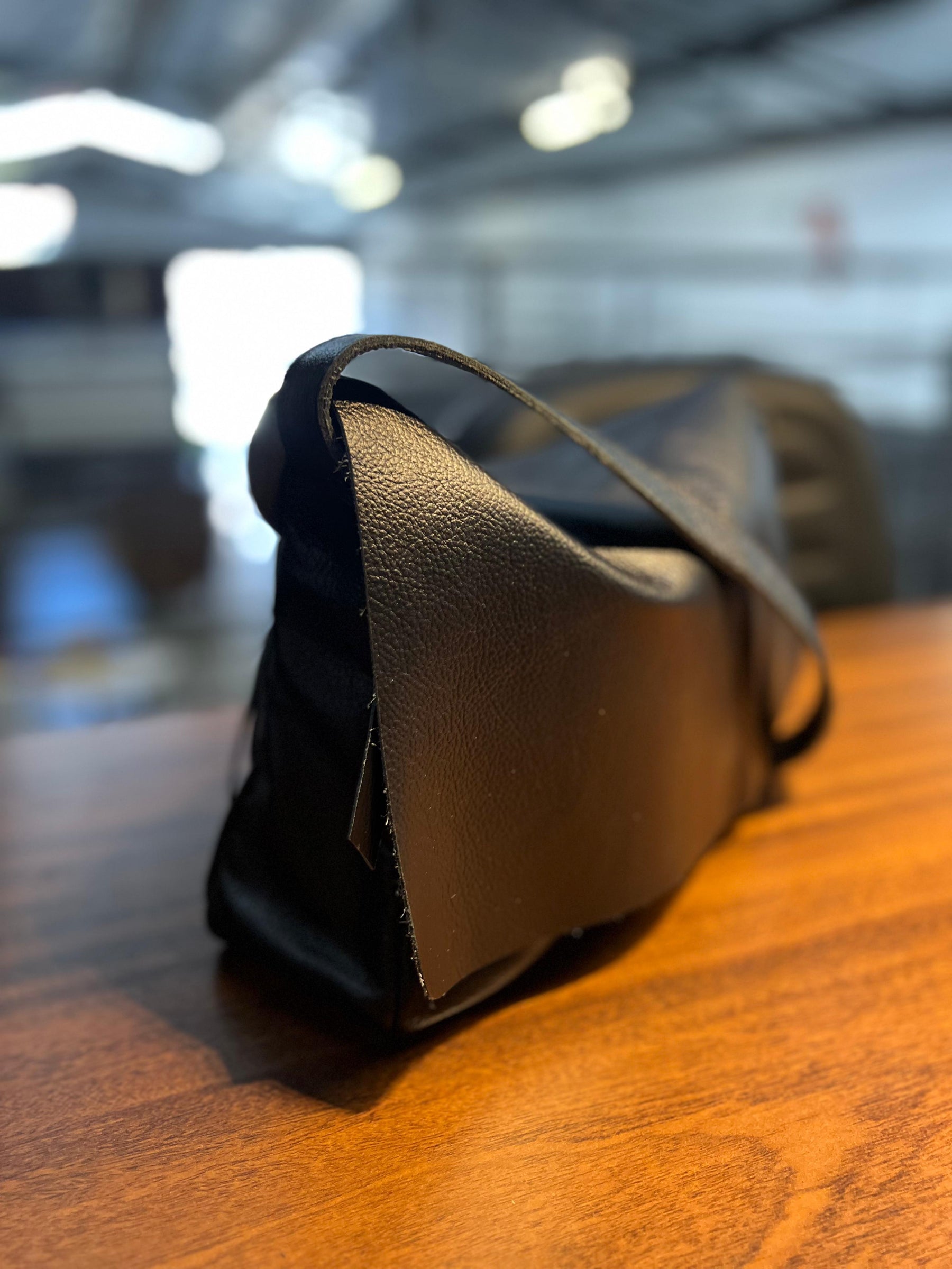 Bolsa CARTEIRO LIVERPOOL em couro legítimo