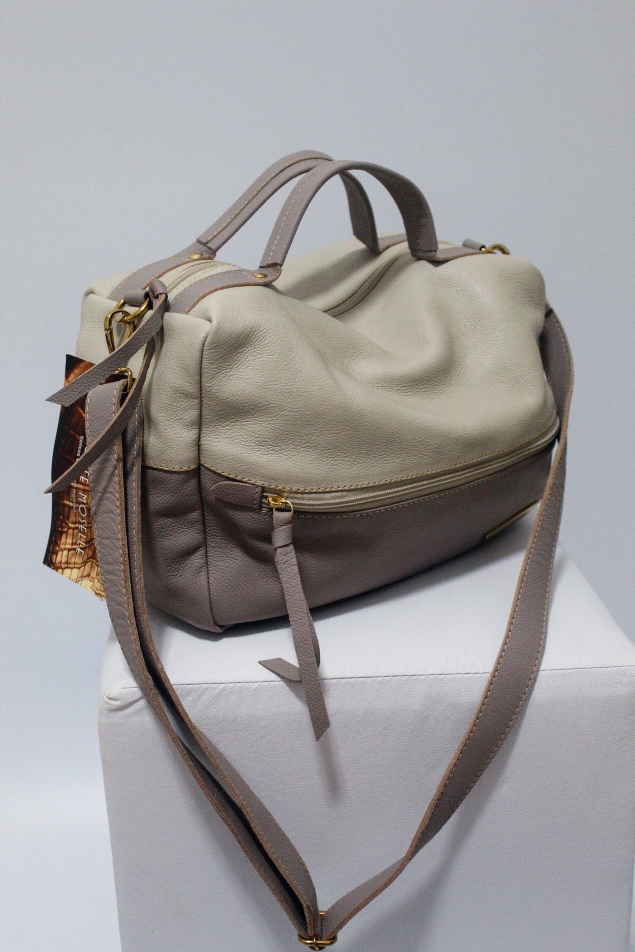 Bolsa SAVANA em couro legítimo de