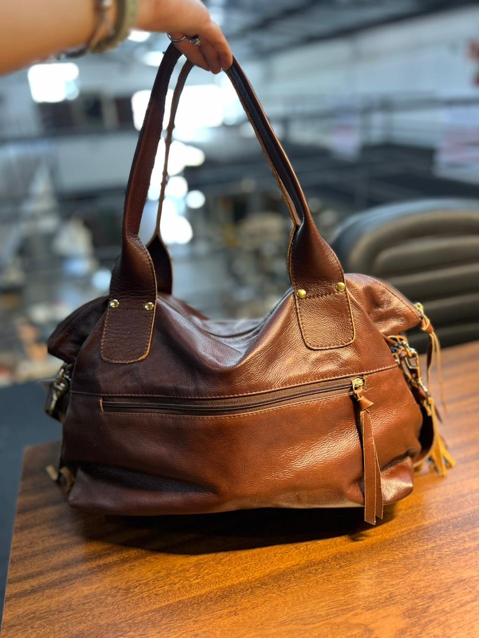 Bolsa IBIZA em couro legítimo