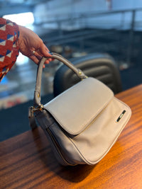 Bolsa INGLESA em couro legítimo