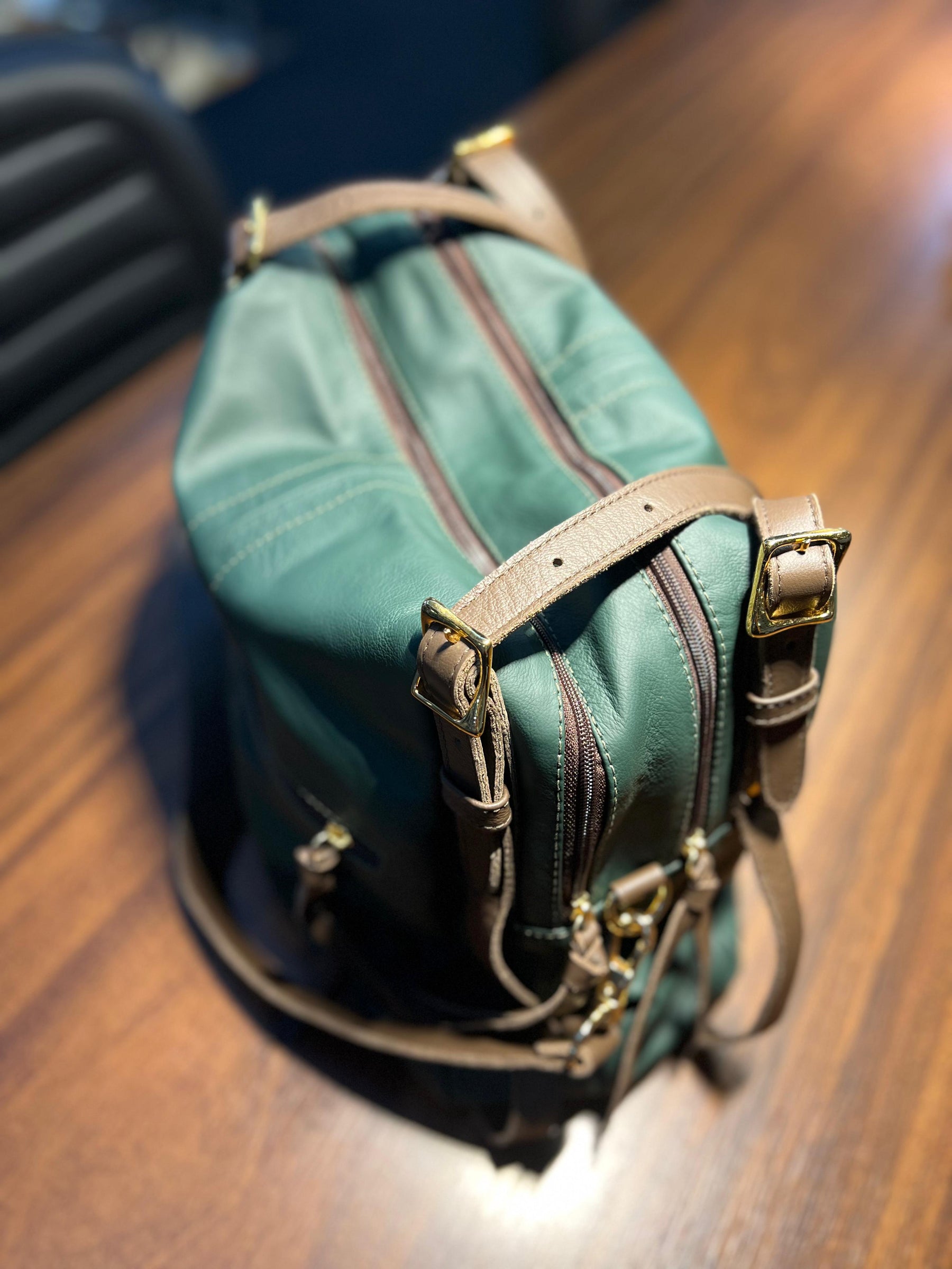 Bolsa NORUEGA em couro Legítimo