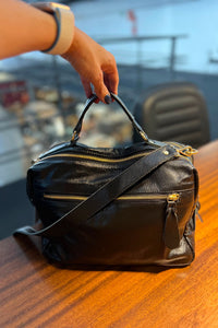 Bolsa SUÍÇA em couro legítimo
