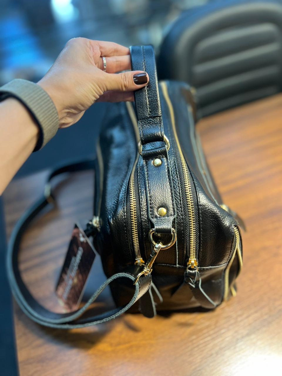 Bolsa SUÍÇA em couro legítimo