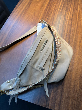 Bolsa IPANEMA em couro legítimo