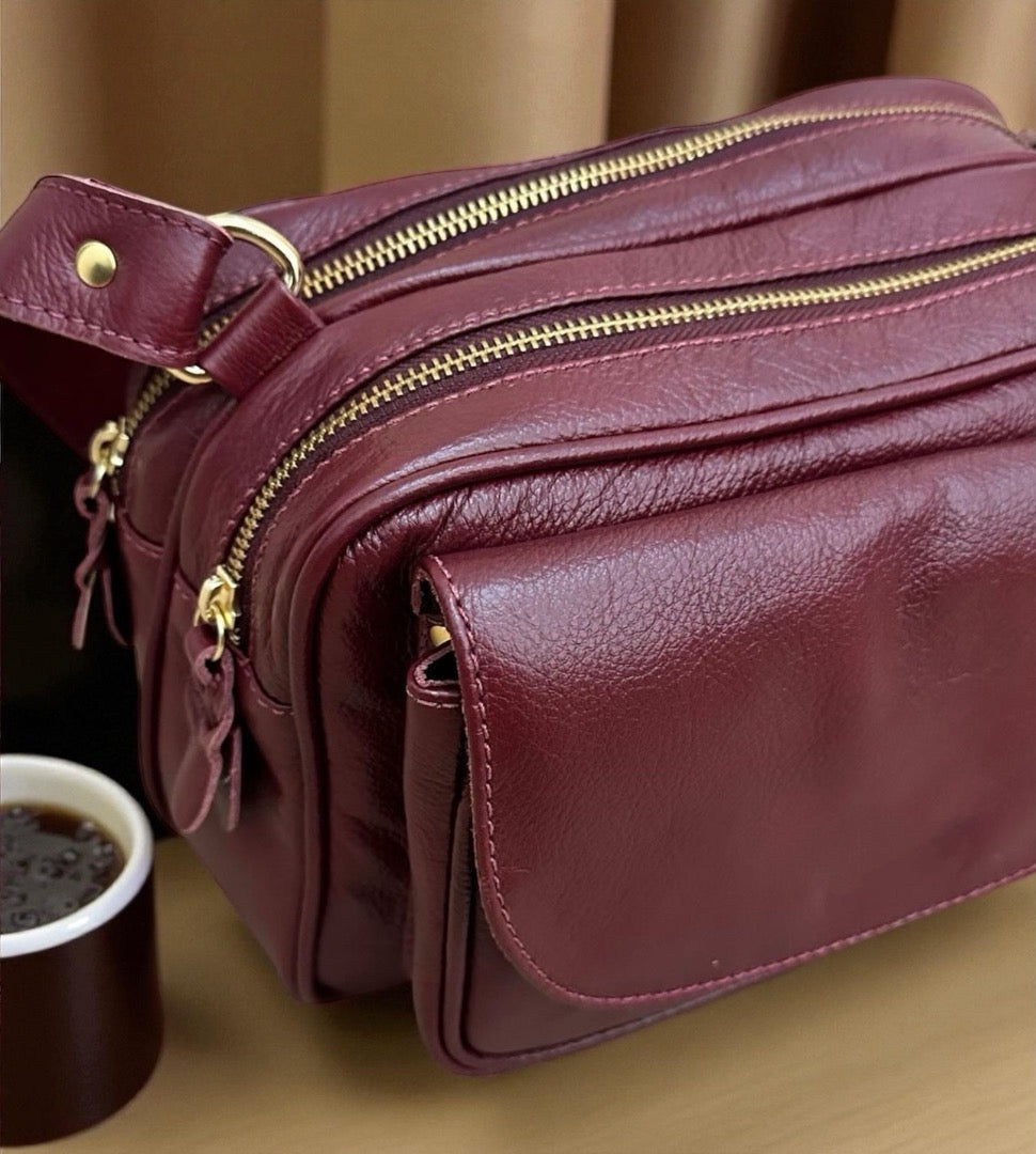 Bolsa GREGA em couro legítimo