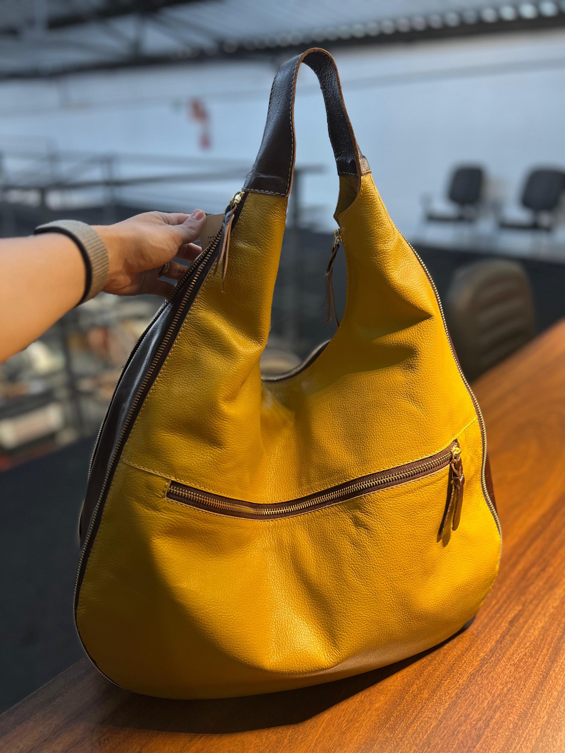Bolsa BANGKOK em couro legítimo