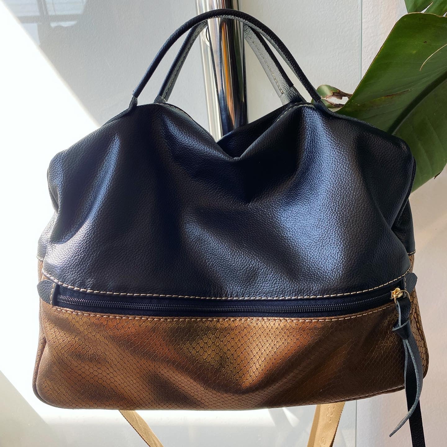 Bolsa SAVANA em couro legítimo de