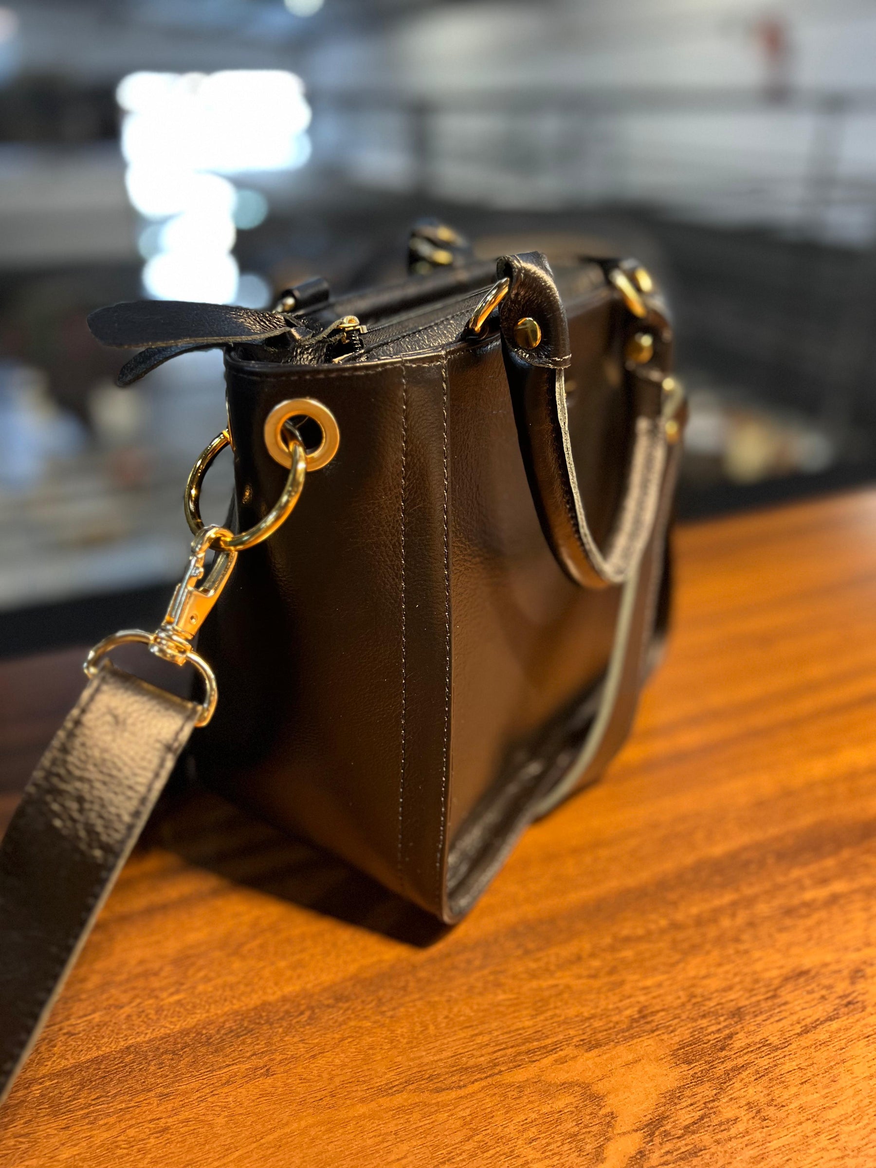 Bolsa MALDIVAS em couro legítimo