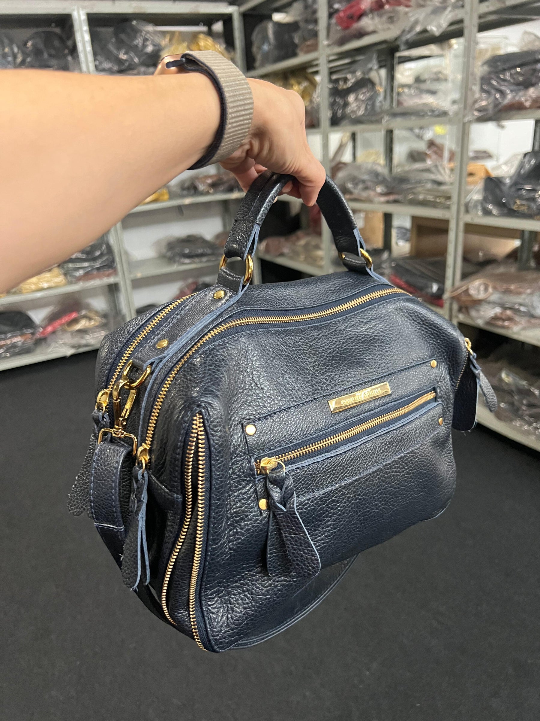 Bolsa SUÍÇA em couro legítimo
