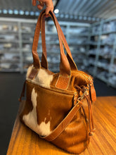 Carregar imagem no visualizador da galeria, Bolsa COSTA RICA em couro legítimo
