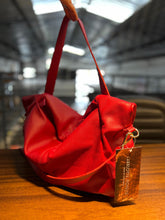 Carregar imagem no visualizador da galeria, Bolsa FRANÇA em couro legítimo
