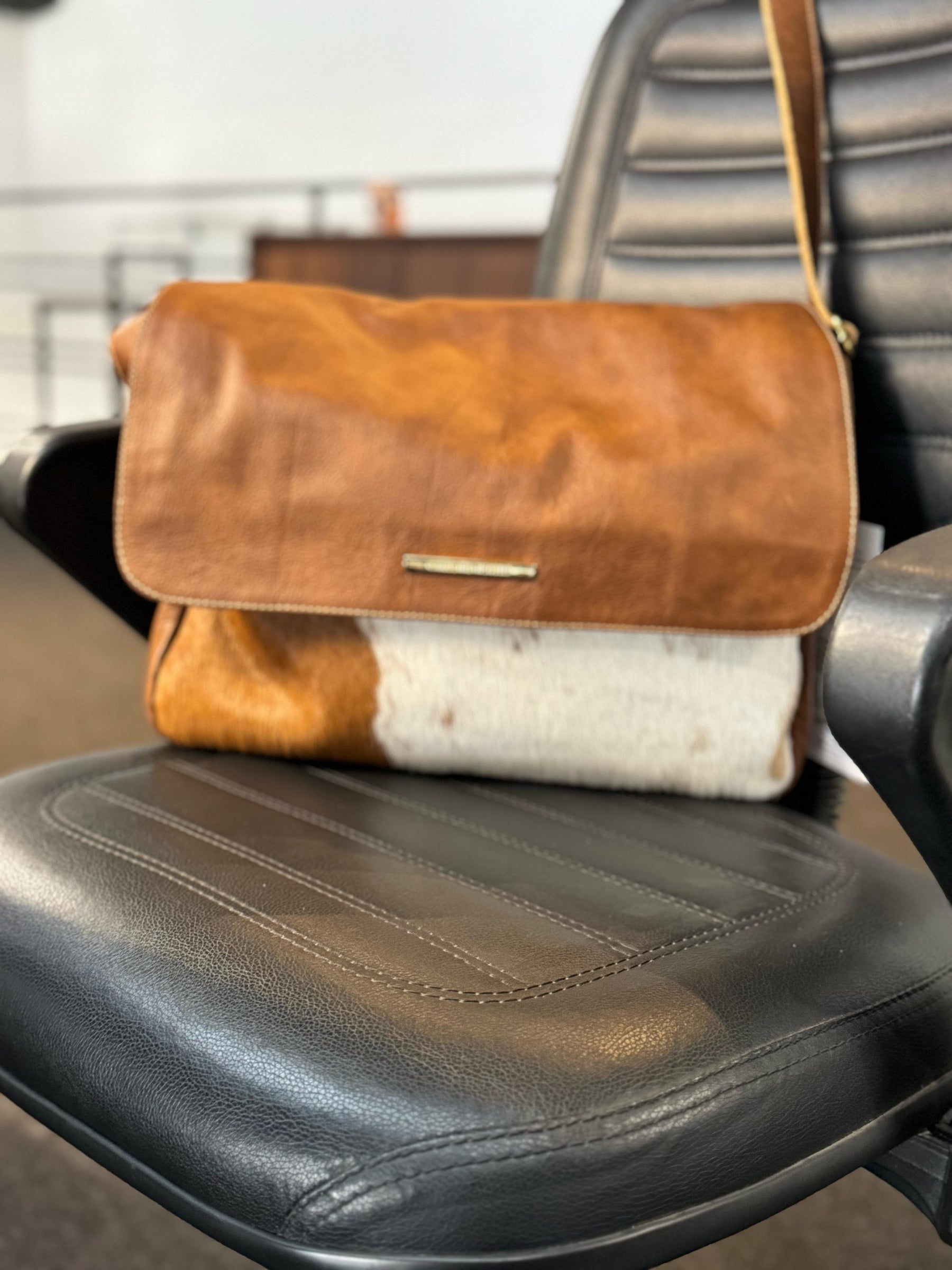 PRÉ LANÇAMENTO - Bolsa Carteiro MANCHESTER em couro legítimo