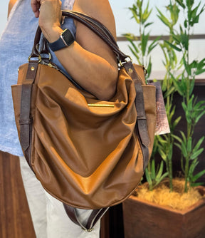 Bolsa HAIA em couro legítimo