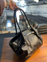 Carregar imagem no visualizador da galeria, LANÇAMENTO! Bolsa BONATA em couro legítimo
