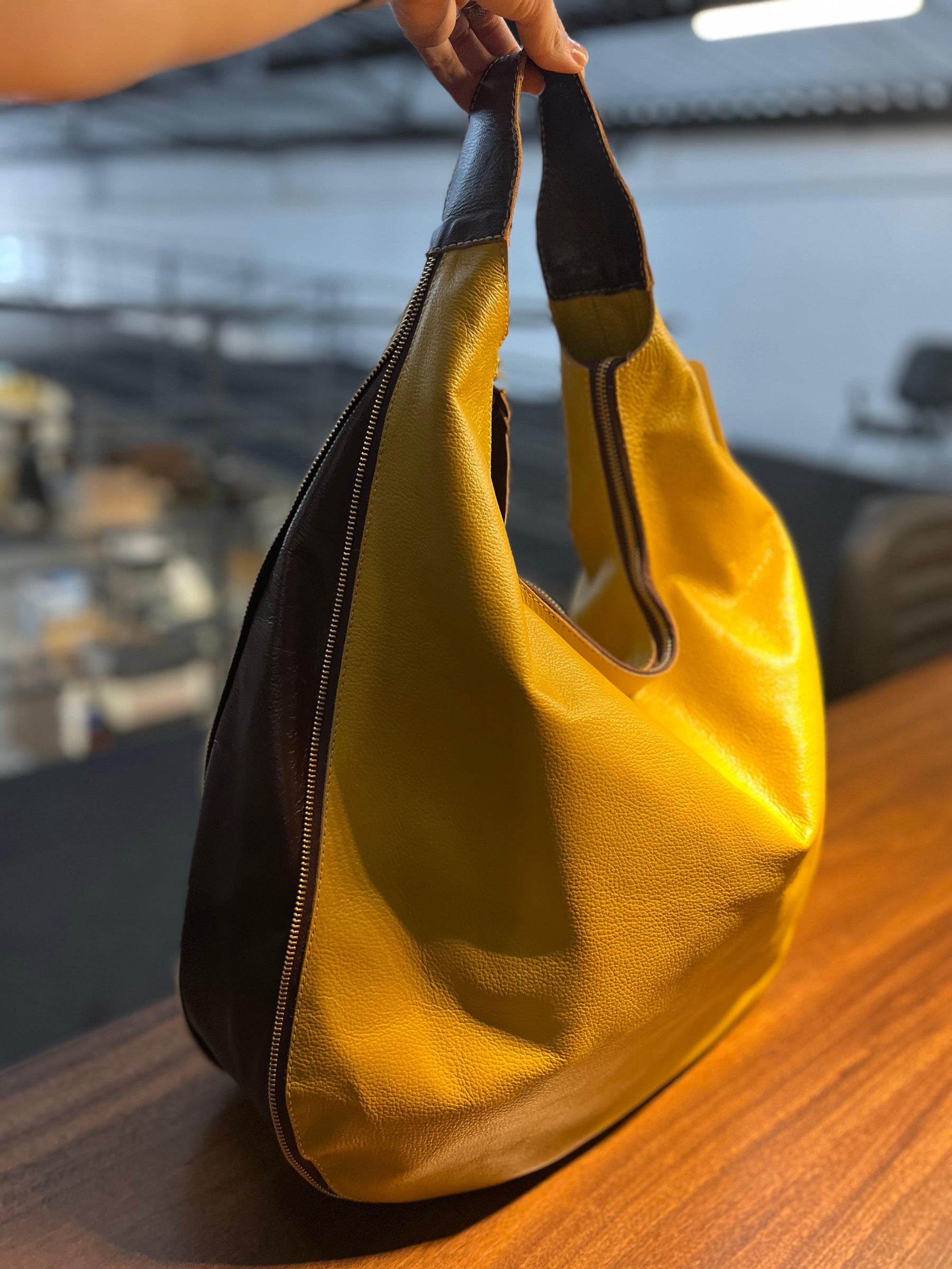 Bolsa BANGKOK em couro legítimo