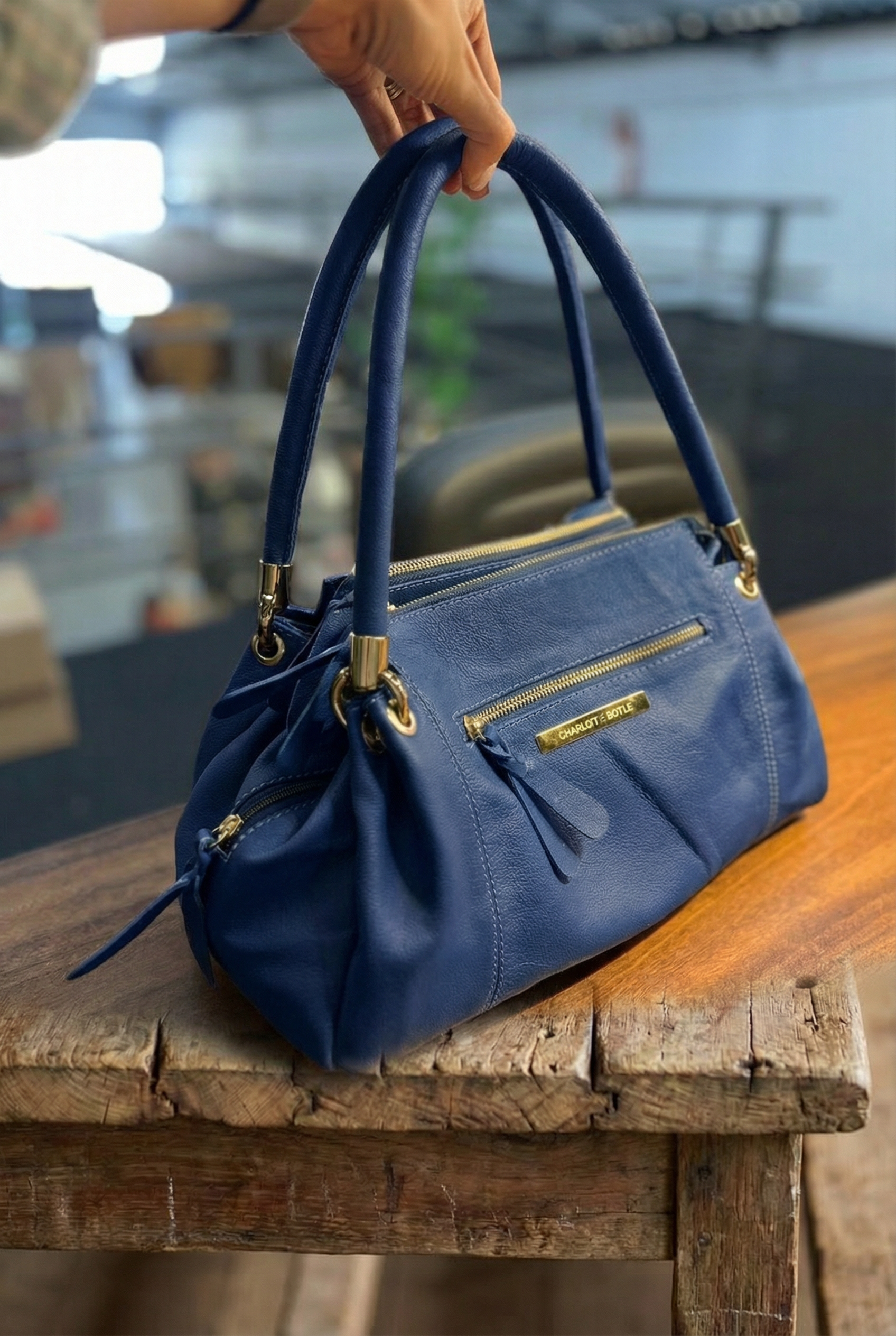 Bolsa VIENA em couro legítimo
