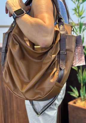 Bolsa HAIA em couro legítimo