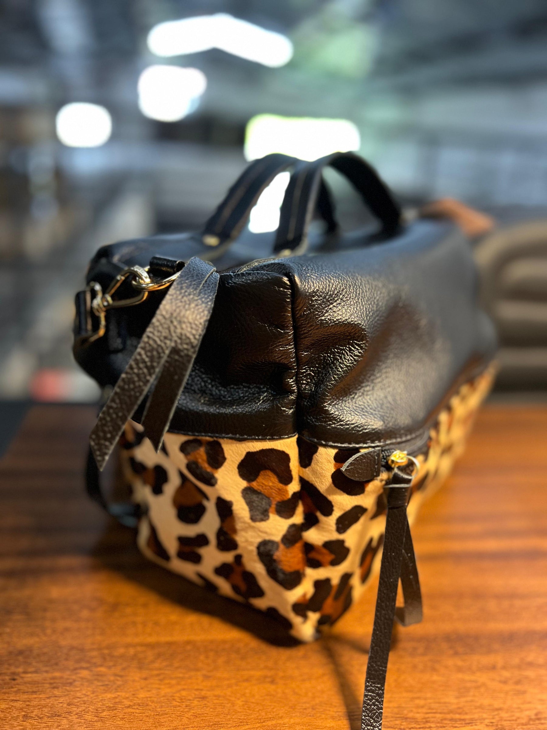 Bolsa SAVANA em couro legítimo de