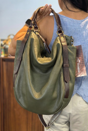 Bolsa HAIA em couro legítimo