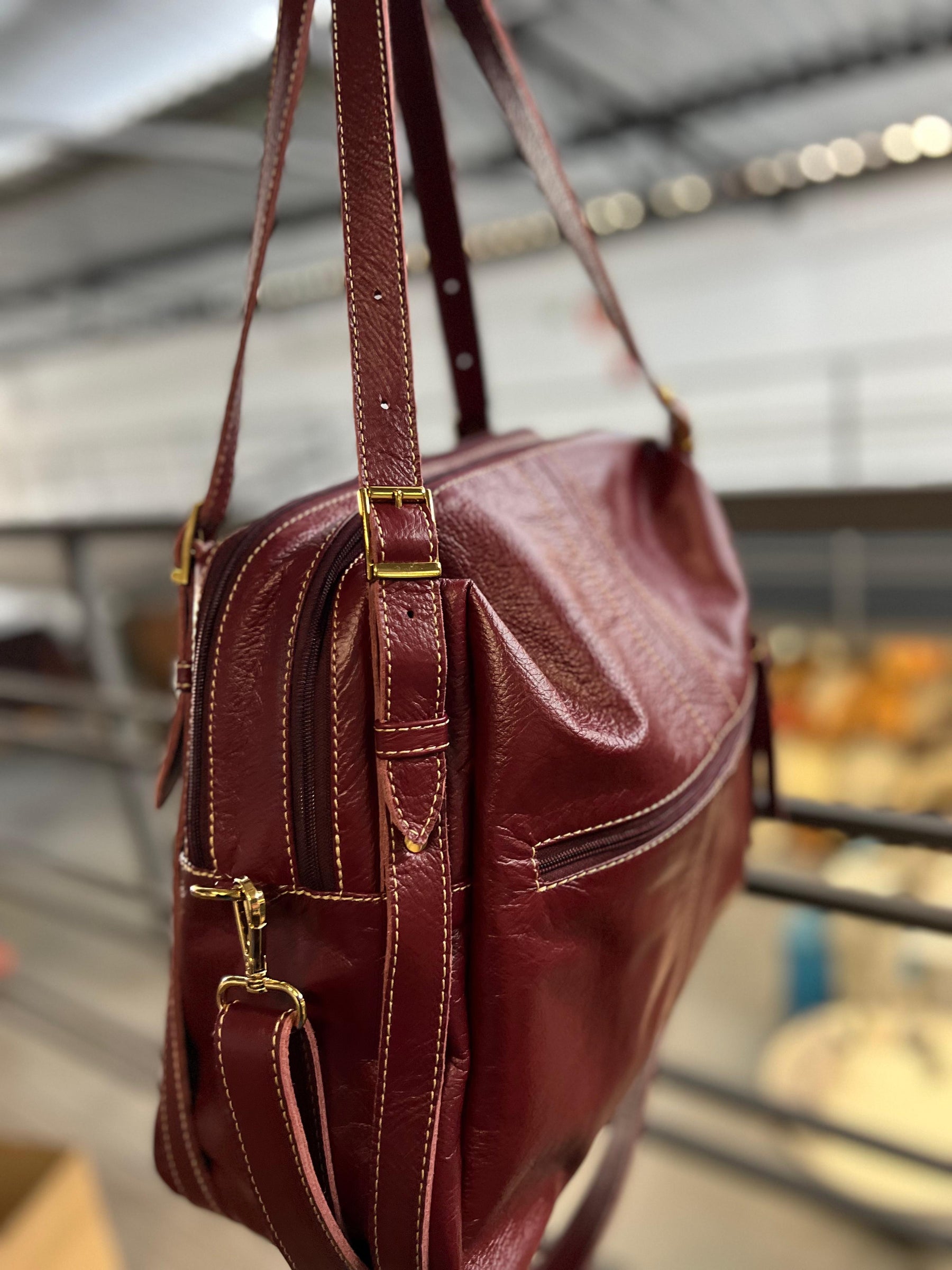 Bolsa NORUEGA em couro Legítimo