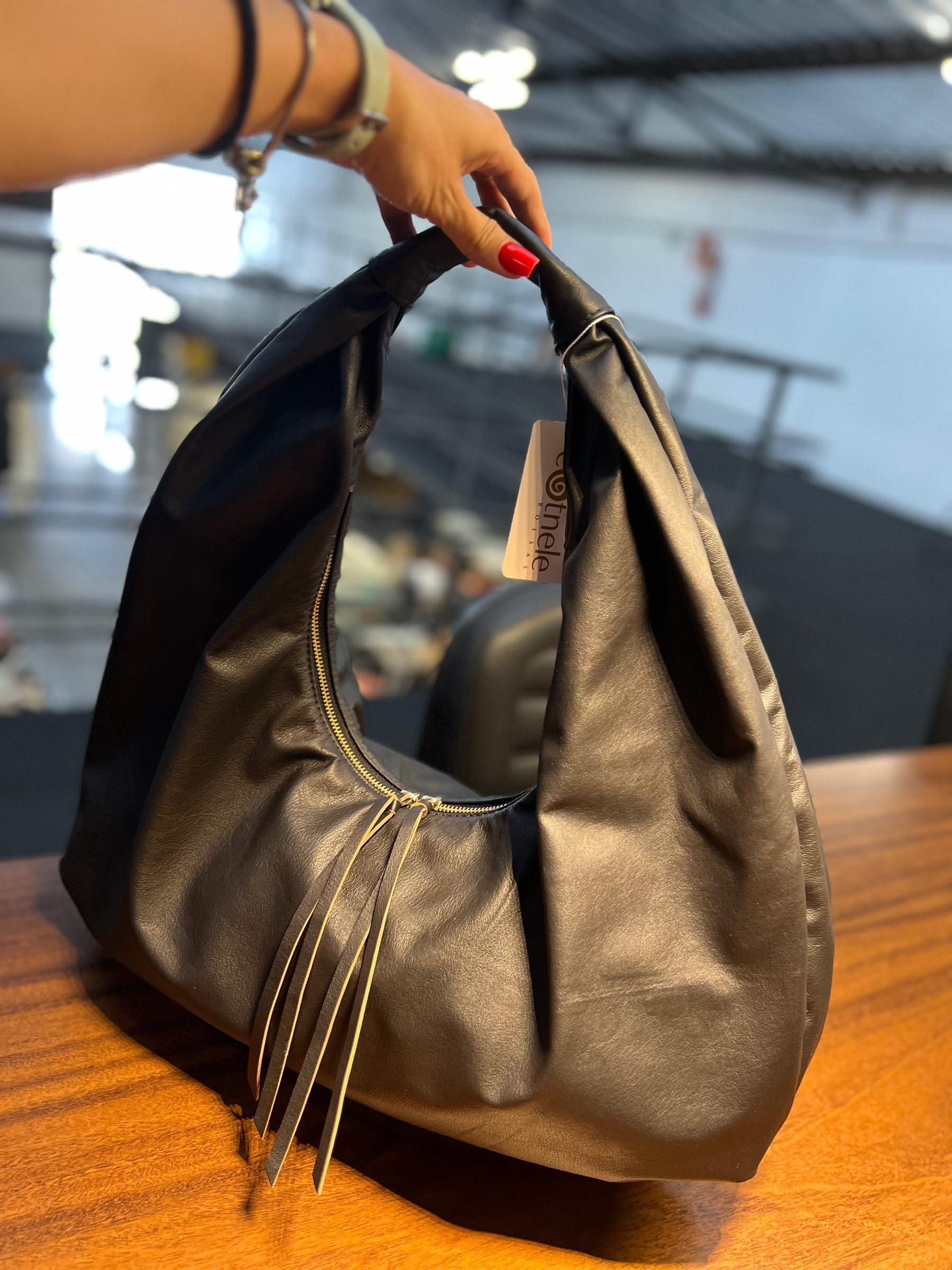 Bolsa AVALON em couro legítimo