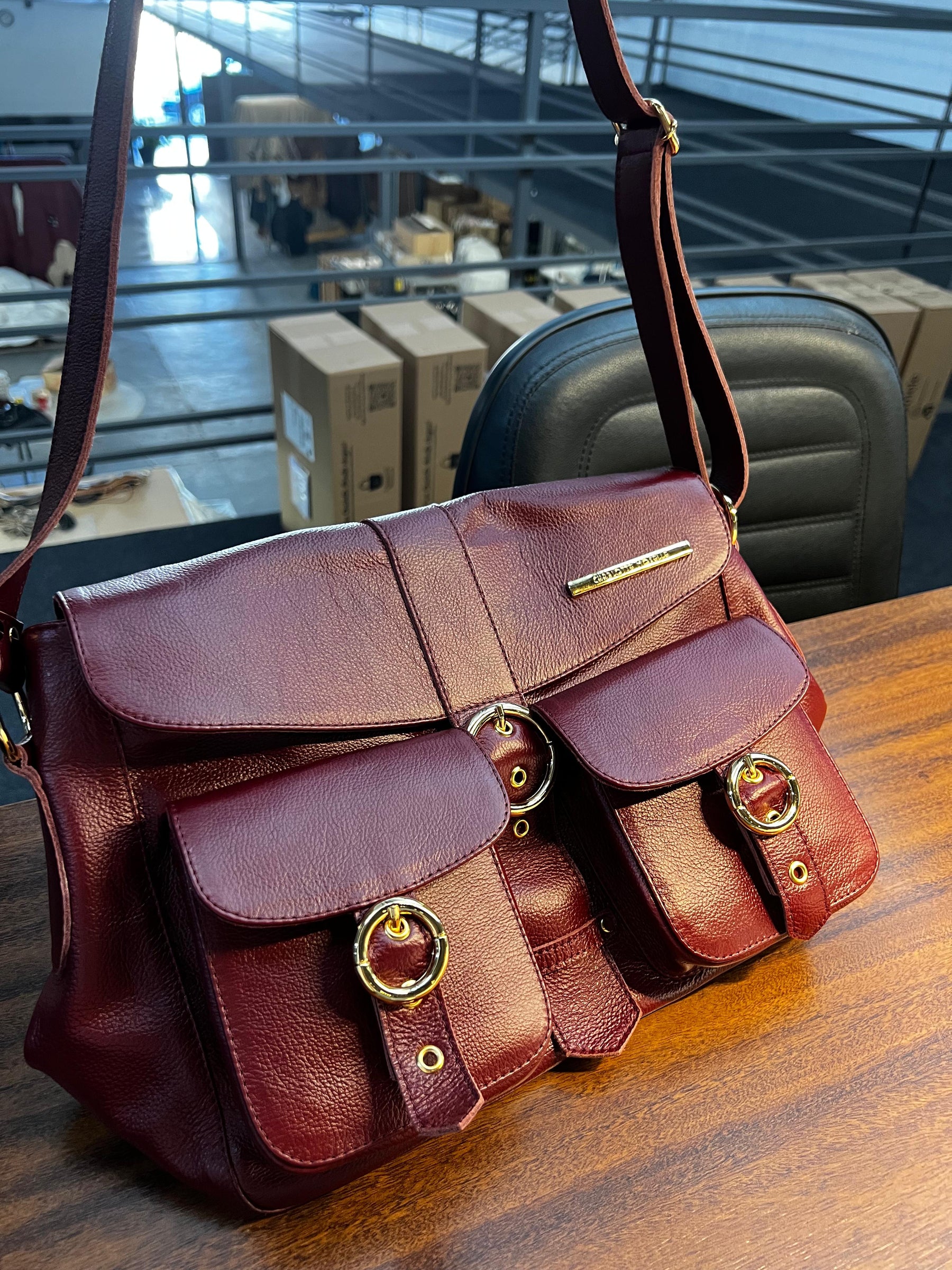 Bolsa KASTELLET em couro legítimo