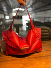 Carregar imagem no visualizador da galeria, Bolsa FRANÇA em couro legítimo
