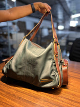 Carregar imagem no visualizador da galeria, Bolsa NORUEGA em couro Legítimo
