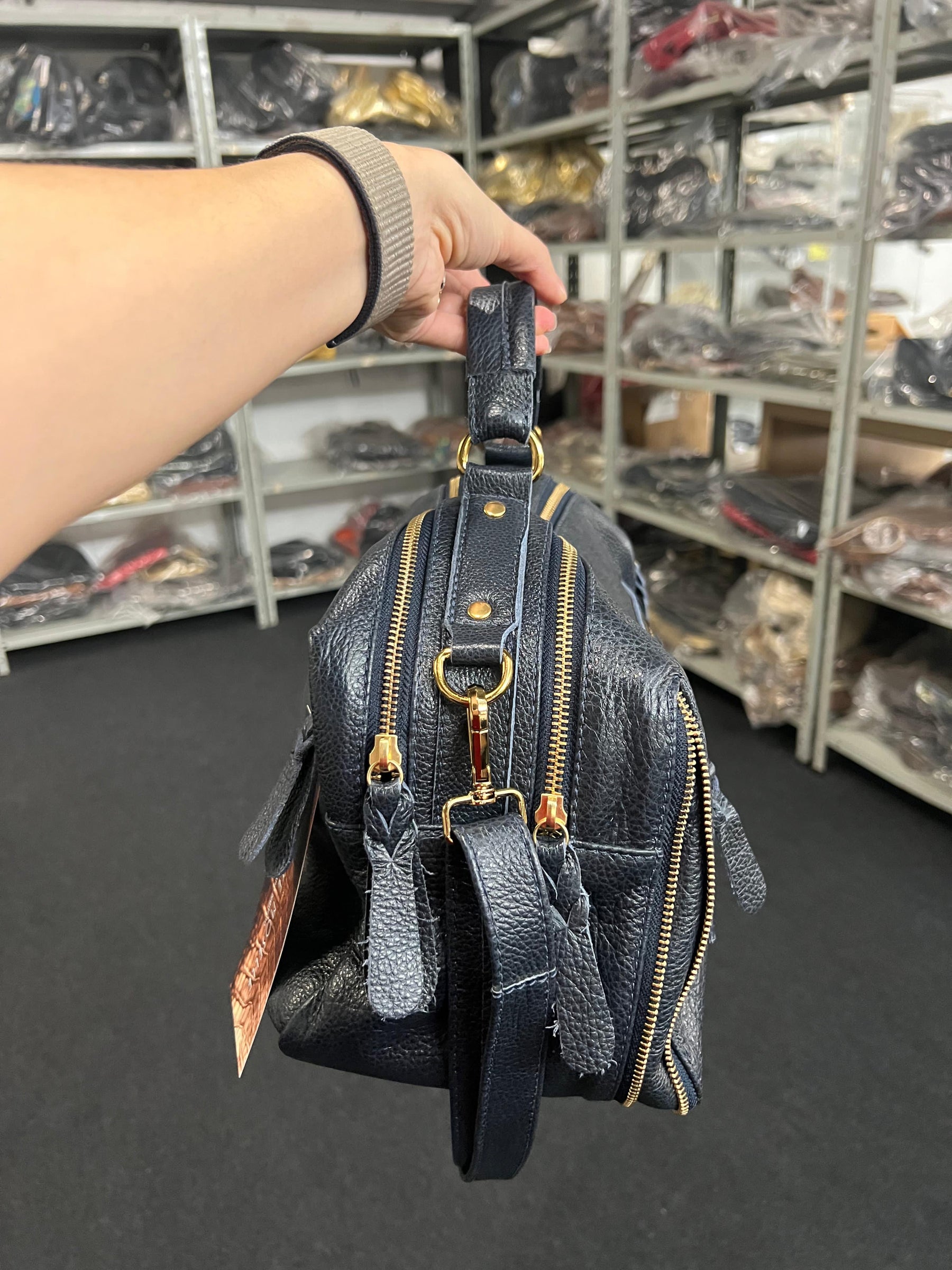 Bolsa SUÍÇA em couro legítimo