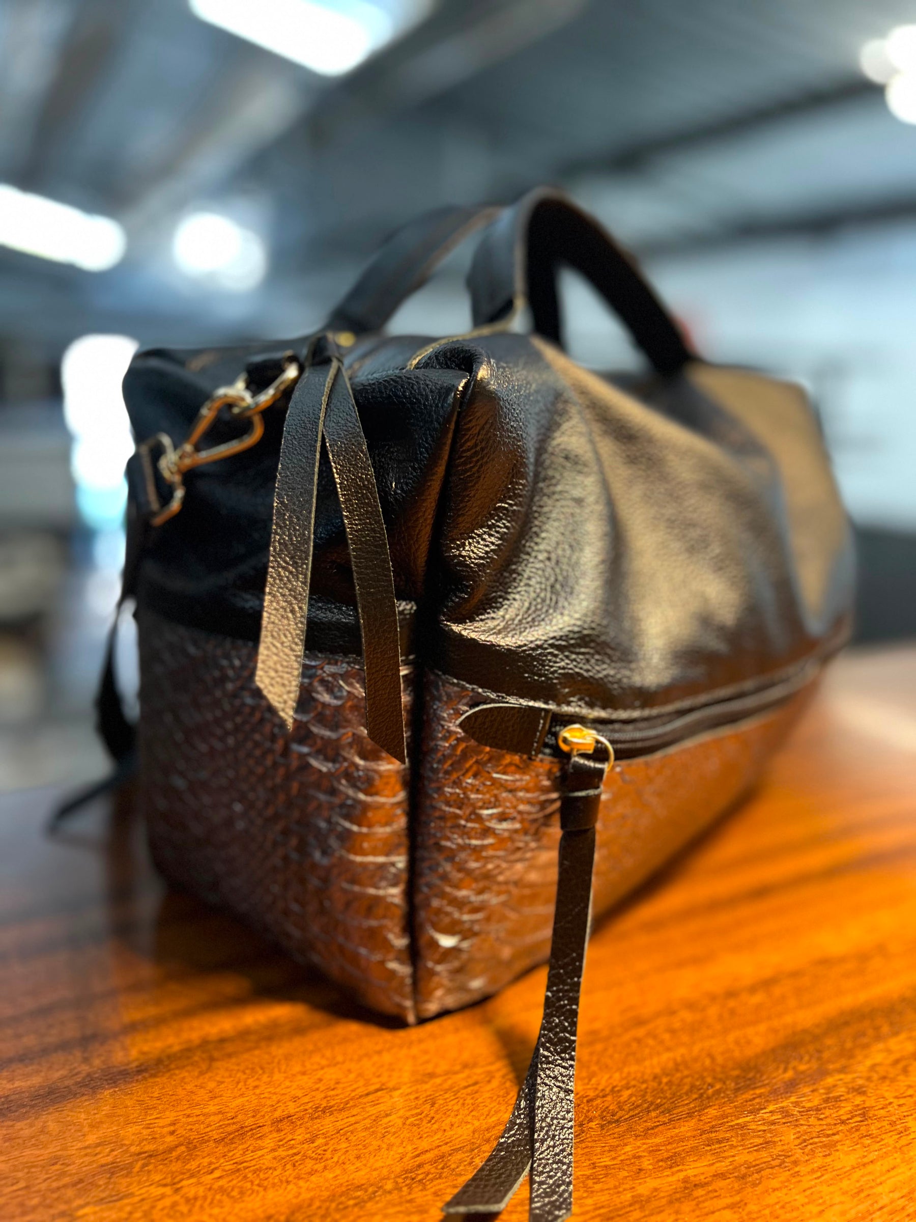 Bolsa SAVANA em couro legítimo de
