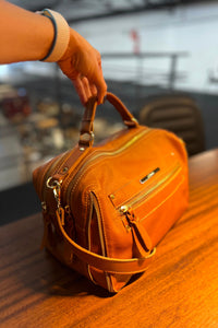 Bolsa SUÍÇA em couro legítimo