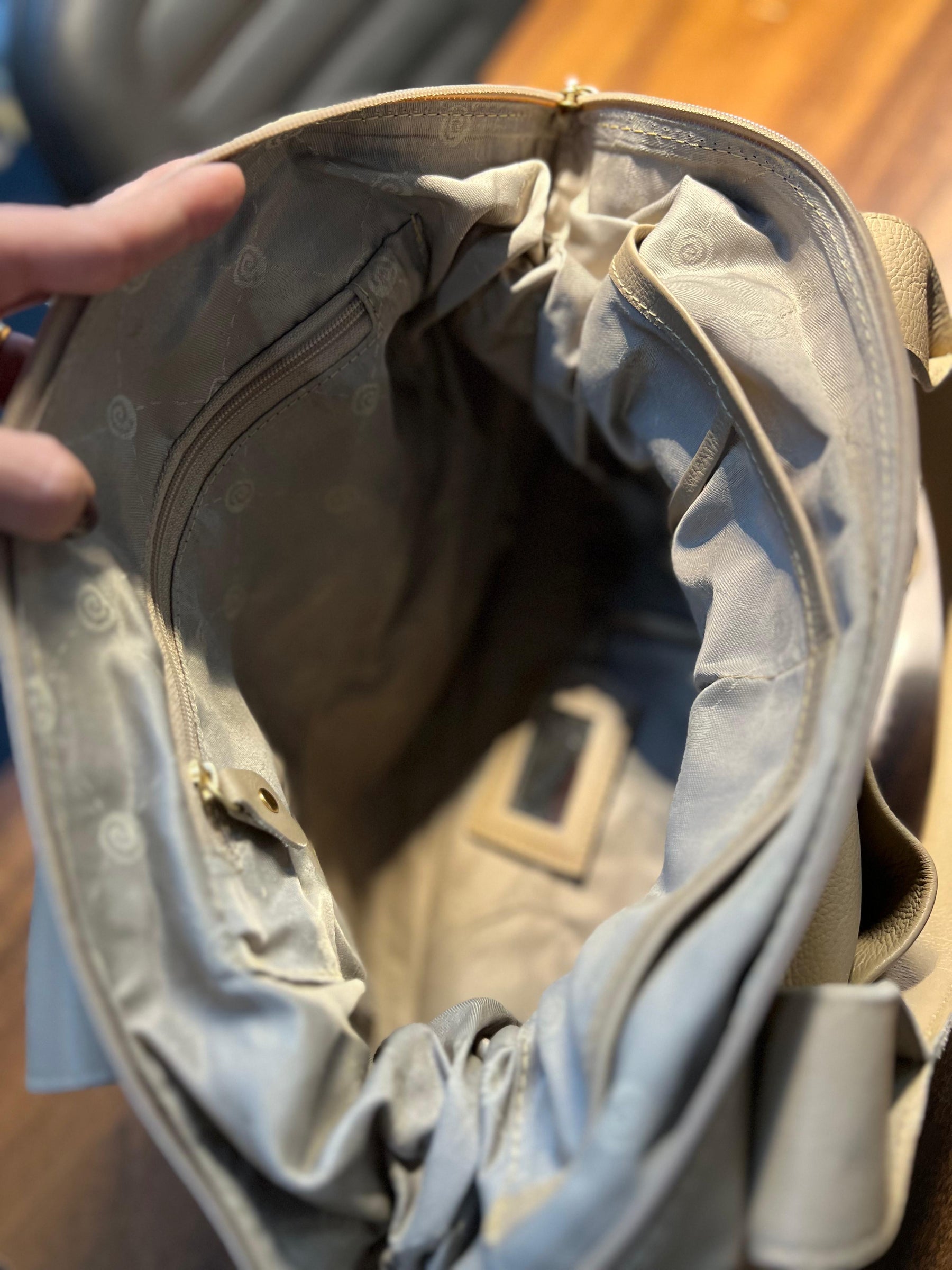 Bolsa VALÊNCIA  em couro legítimo