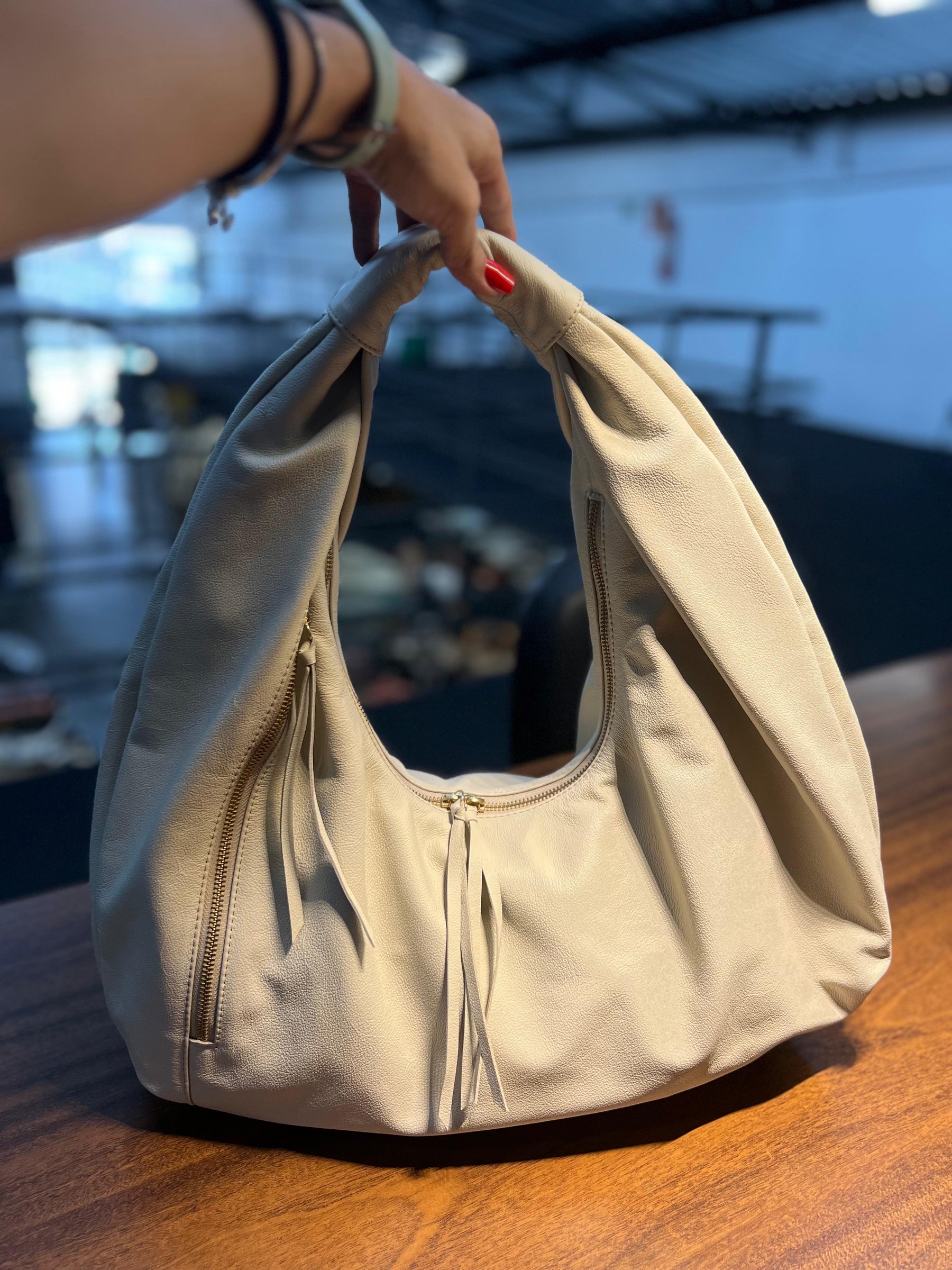 Bolsa AVALON em couro legítimo