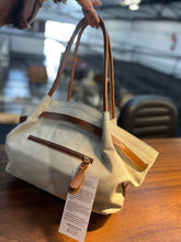 Carregar imagem no visualizador da galeria, LANÇAMENTO! Bolsa BONATA em couro legítimo
