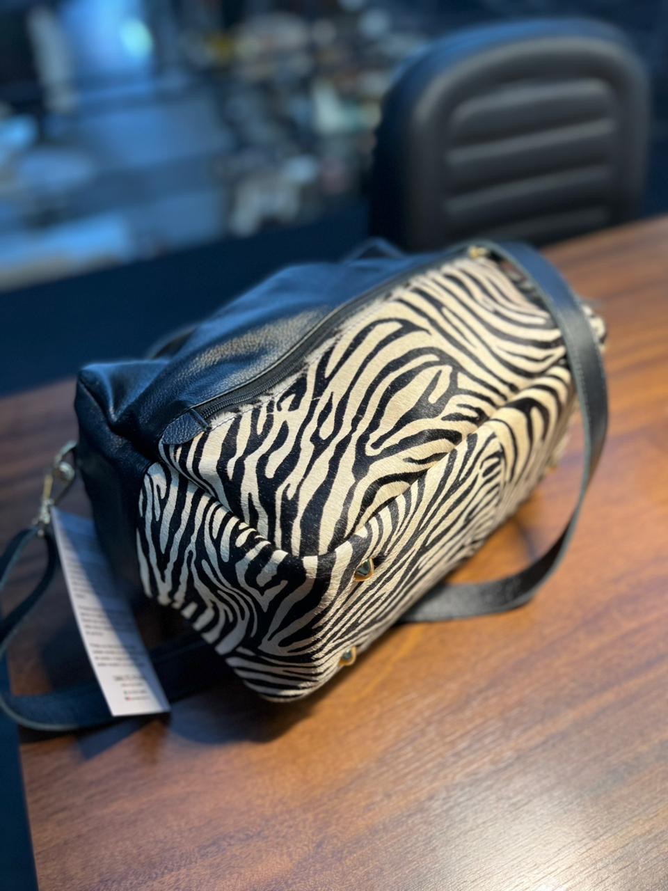 Bolsa SAVANA em couro legítimo de