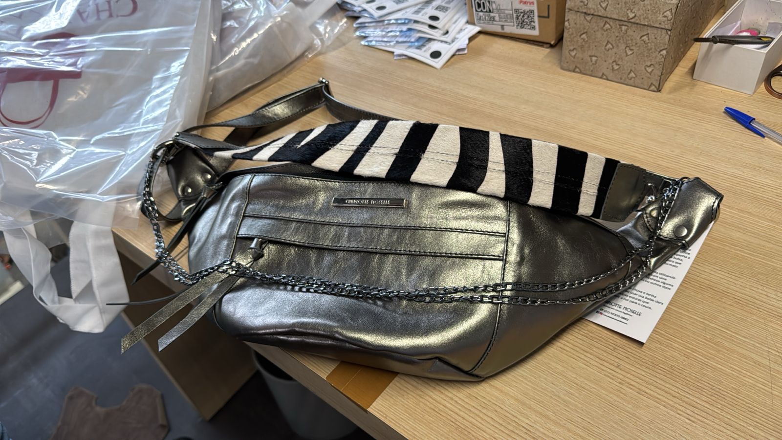 Bolsa IPANEMA em couro legítimo