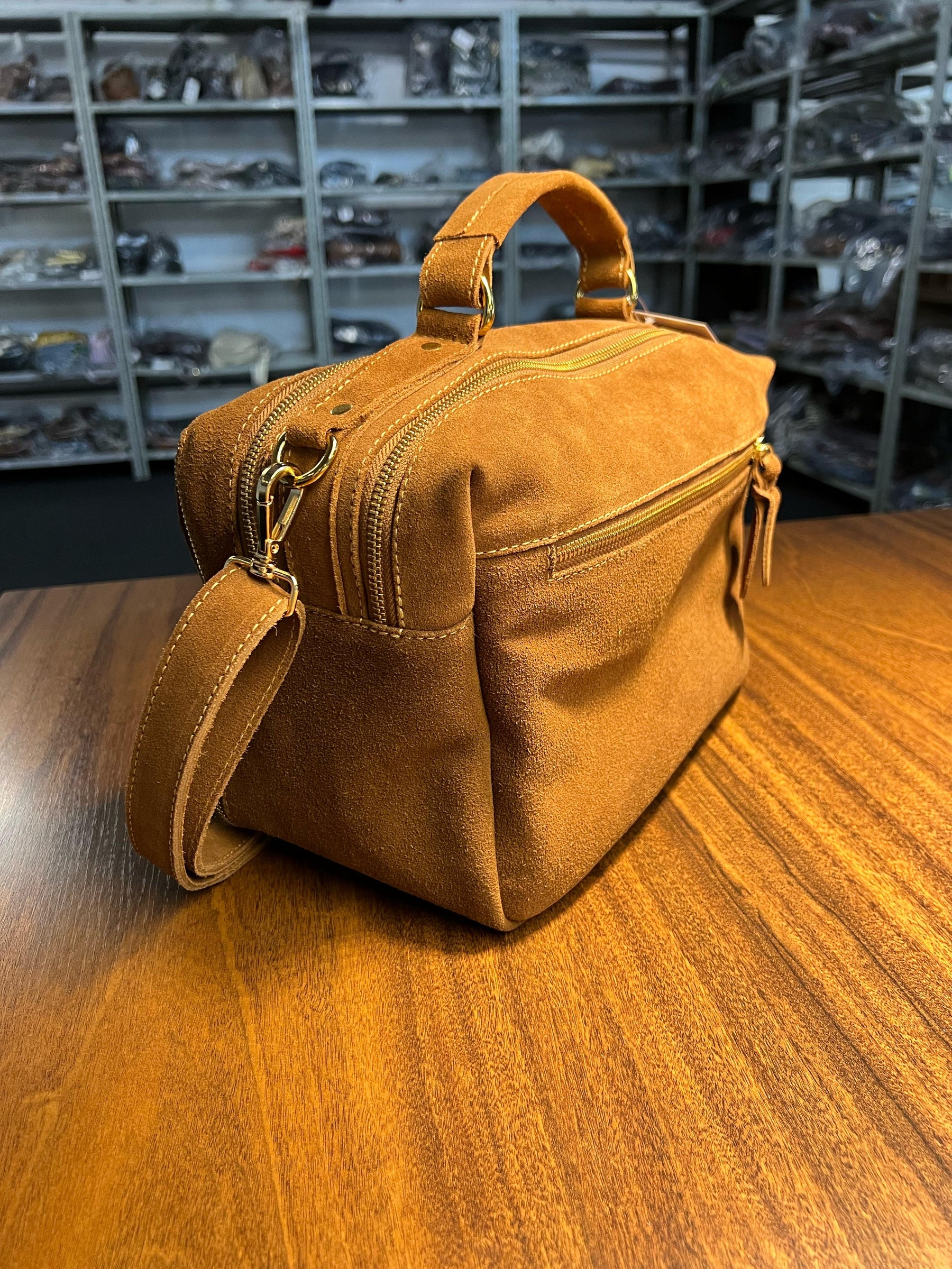 Bolsa SUÍÇA em couro legítimo