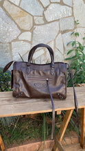 Carregar imagem no visualizador da galeria, Bolsa BALENCIAGGA em couro legítimo
