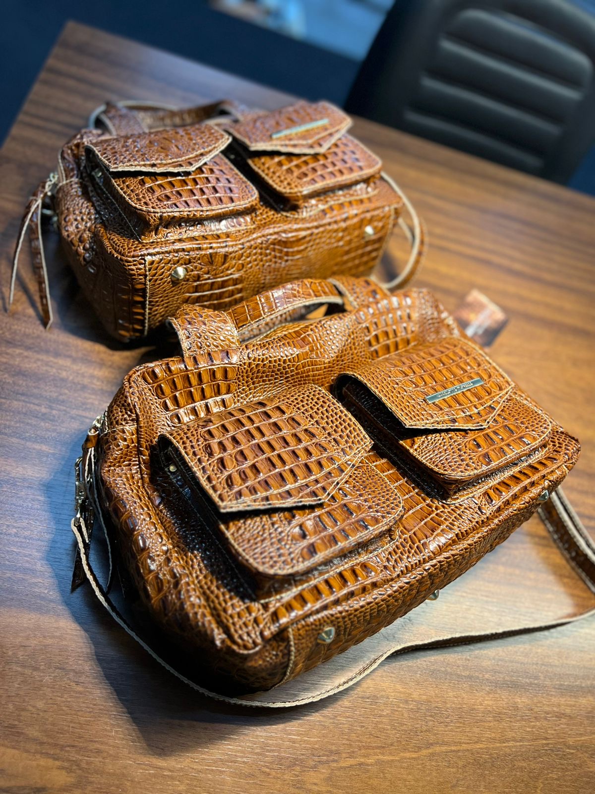 Bolsa COPENHAGEN em couro legítimo