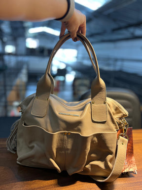 Bolsa IBIZA em couro legítimo