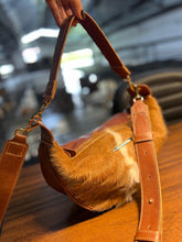 Carregar imagem no visualizador da galeria, Bolsa MALIBU em couro legítimo
