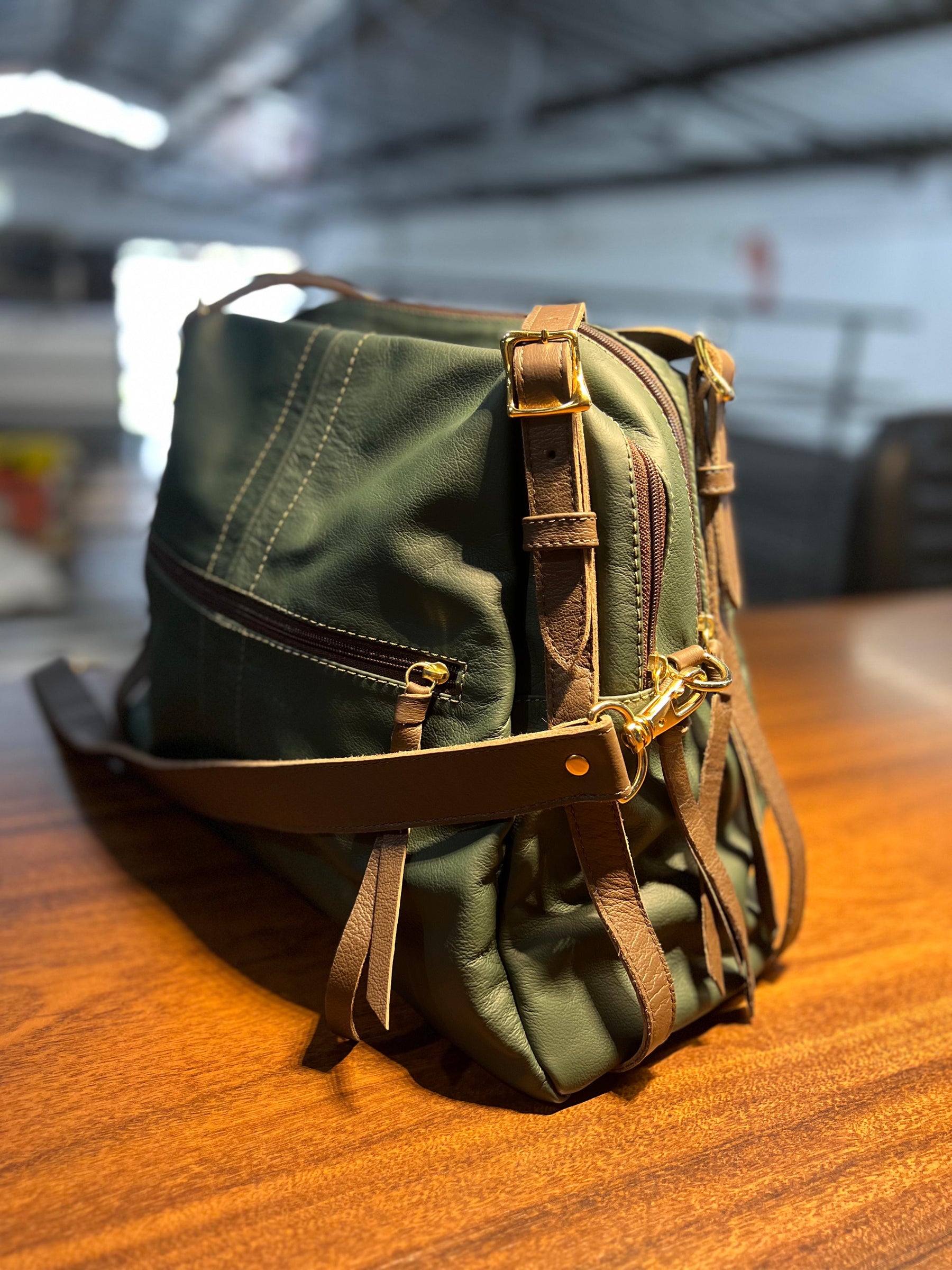 Bolsa NORUEGA em couro Legítimo