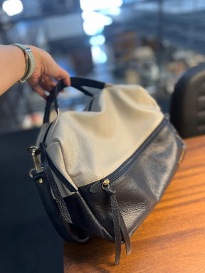 Bolsa SAVANA em couro legítimo de
