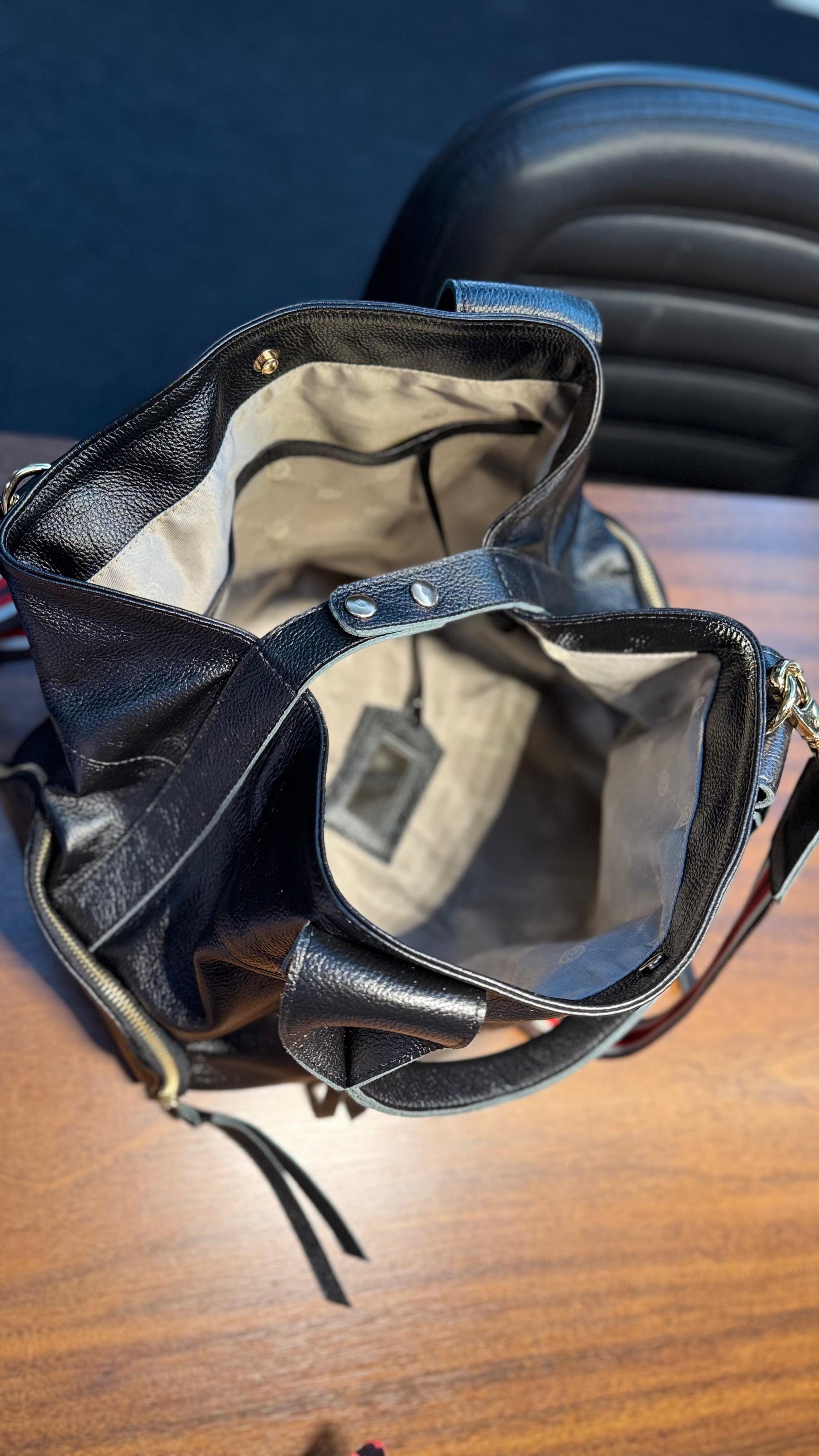 Bolsa MONTEVIDÉO em couro legítimo